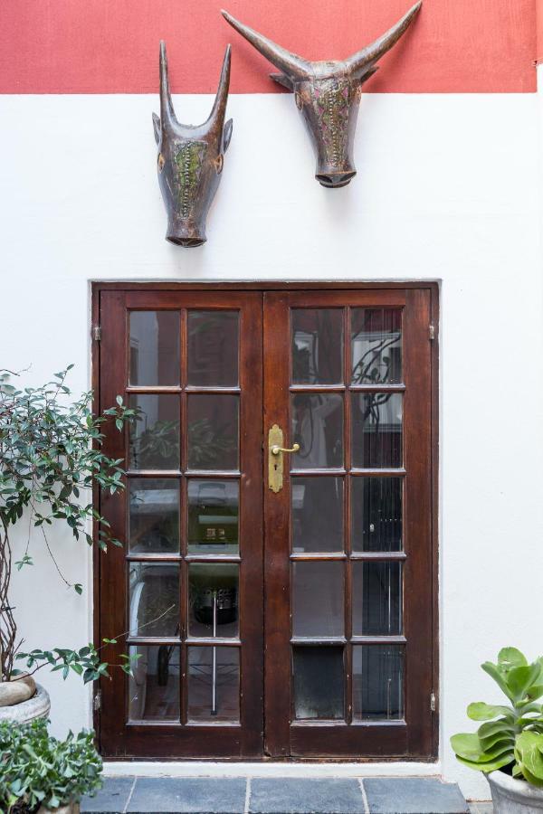 Central Cape Town, Stylish Home, With Private Courtyard Bagian luar foto