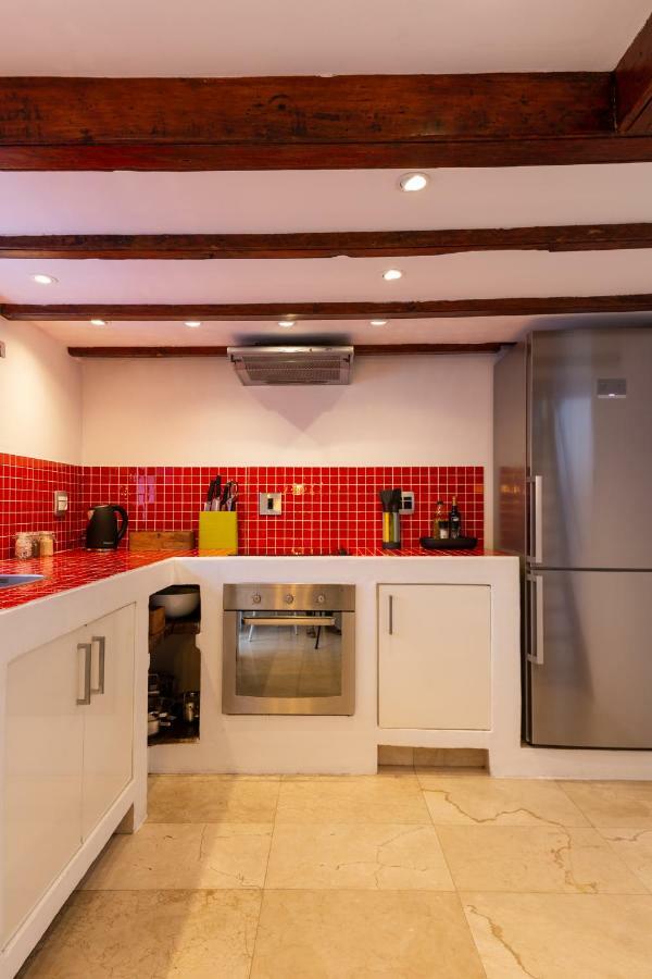 Central Cape Town, Stylish Home, With Private Courtyard Bagian luar foto