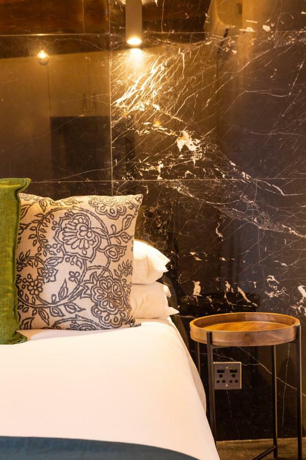 Central Cape Town, Stylish Home, With Private Courtyard Bagian luar foto