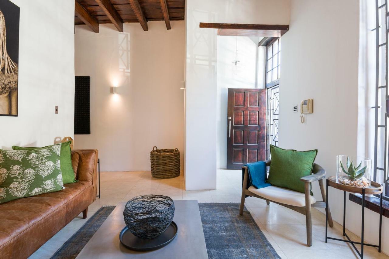 Central Cape Town, Stylish Home, With Private Courtyard Bagian luar foto