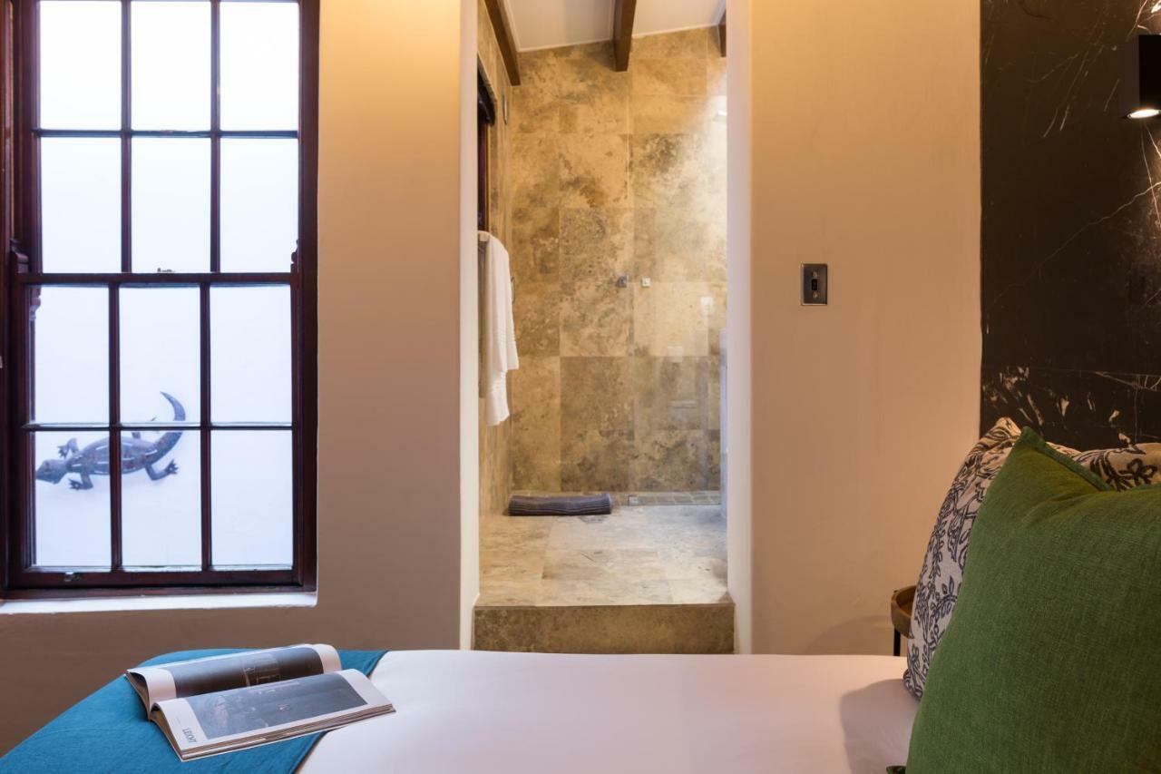Central Cape Town, Stylish Home, With Private Courtyard Bagian luar foto